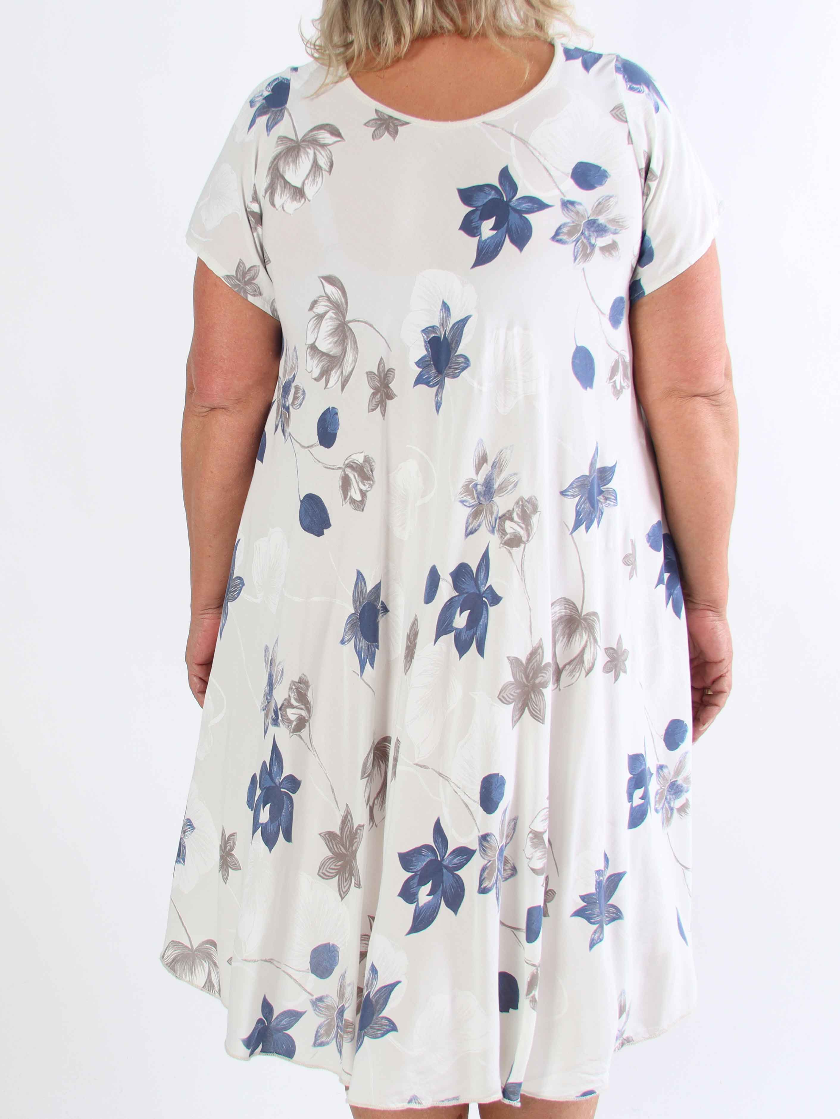 Bora - Söt tunikaklänning i bomull med blommigt tryck i plusstorlek